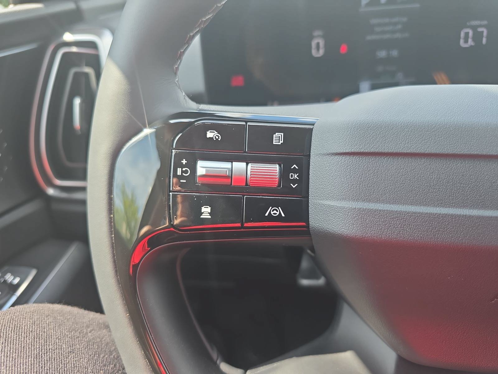 New 2026 Kia Sorento LX FWD image 16