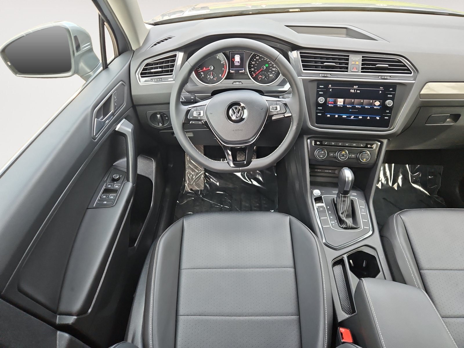 Used 2021 Volkswagen Tiguan SE FWD image 10