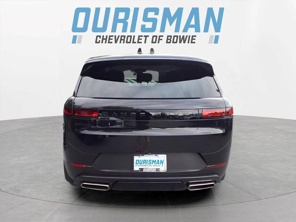 Used 2024 Land Rover Range Rover Sport SE AWD/4WD image 4