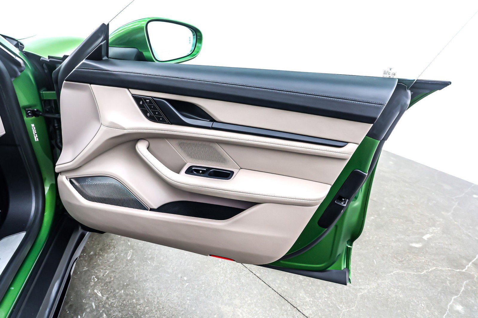 Used 2023 Porsche Taycan 4S image 22