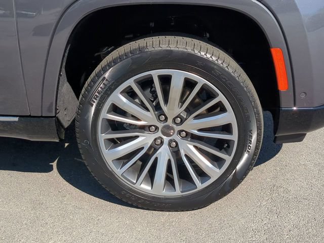 New 2024 Jeep Grand Wagoneer Series III AWD/4WD image 12