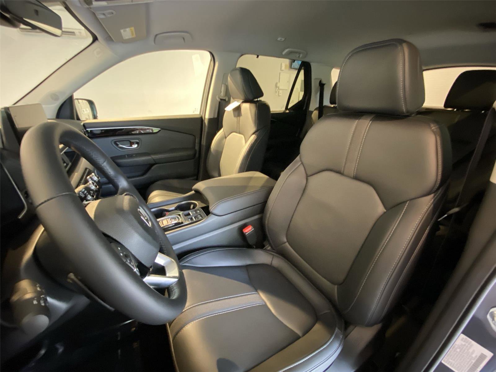 Used 2025 Honda Pilot EX-L image 13