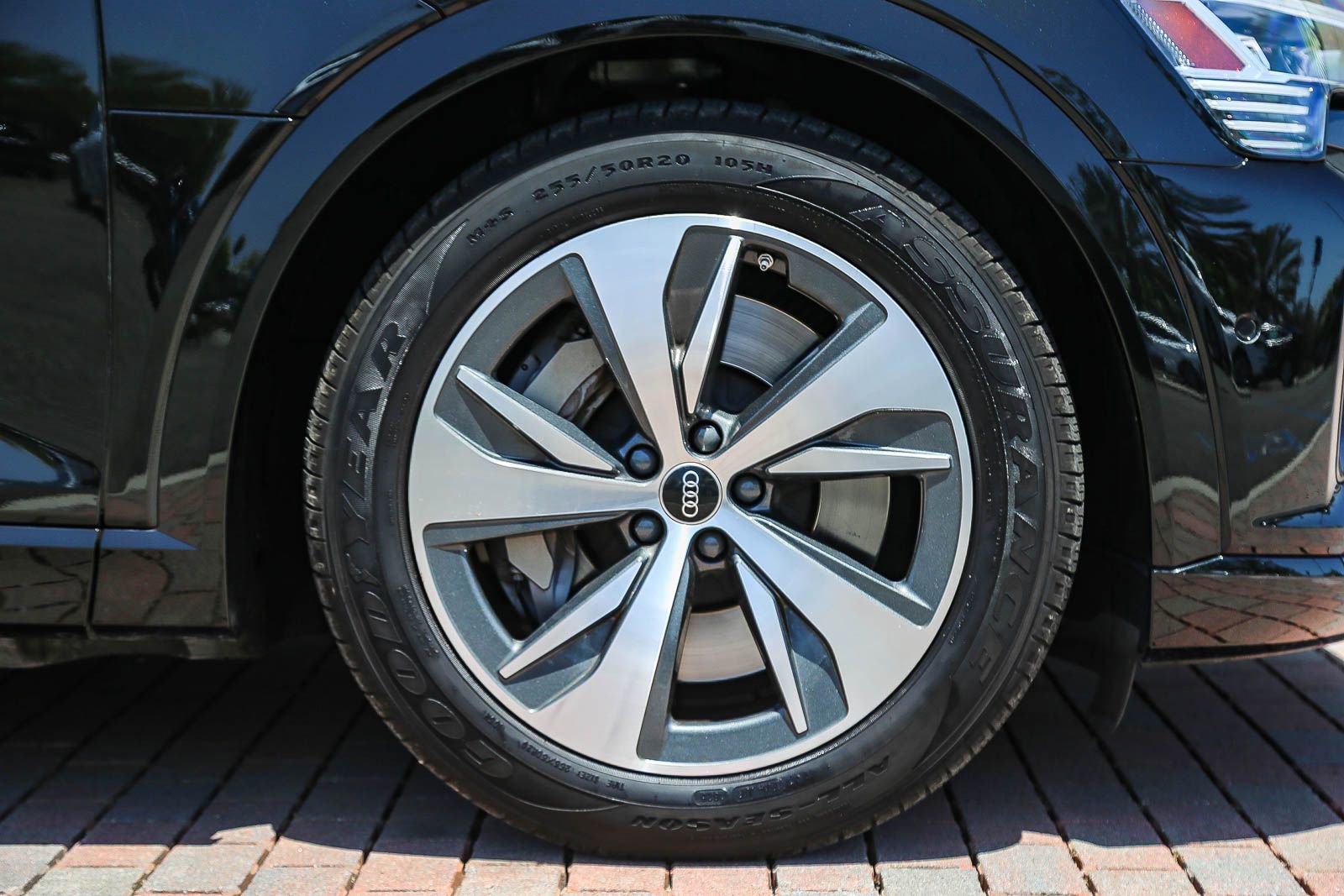 Certified 2024 Audi Q8 e-tron Premium Plus w/ Premium Plus Package AWD/4WD image 10