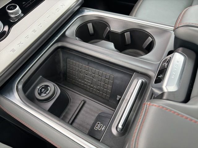 Used 2025 Ford Expedition Active image 44