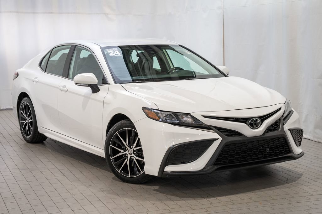 Used 2024 Toyota Camry SE