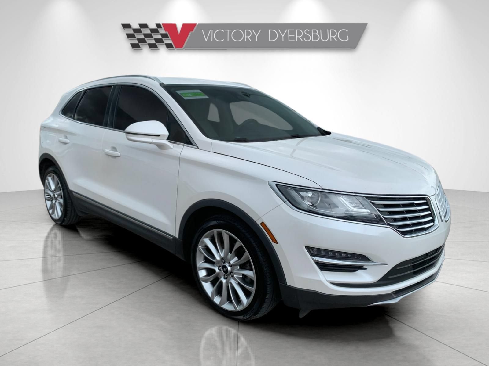 Used 2018 Lincoln MKC Reserve w/ Lincoln MKC Climate Package FWD image 2
