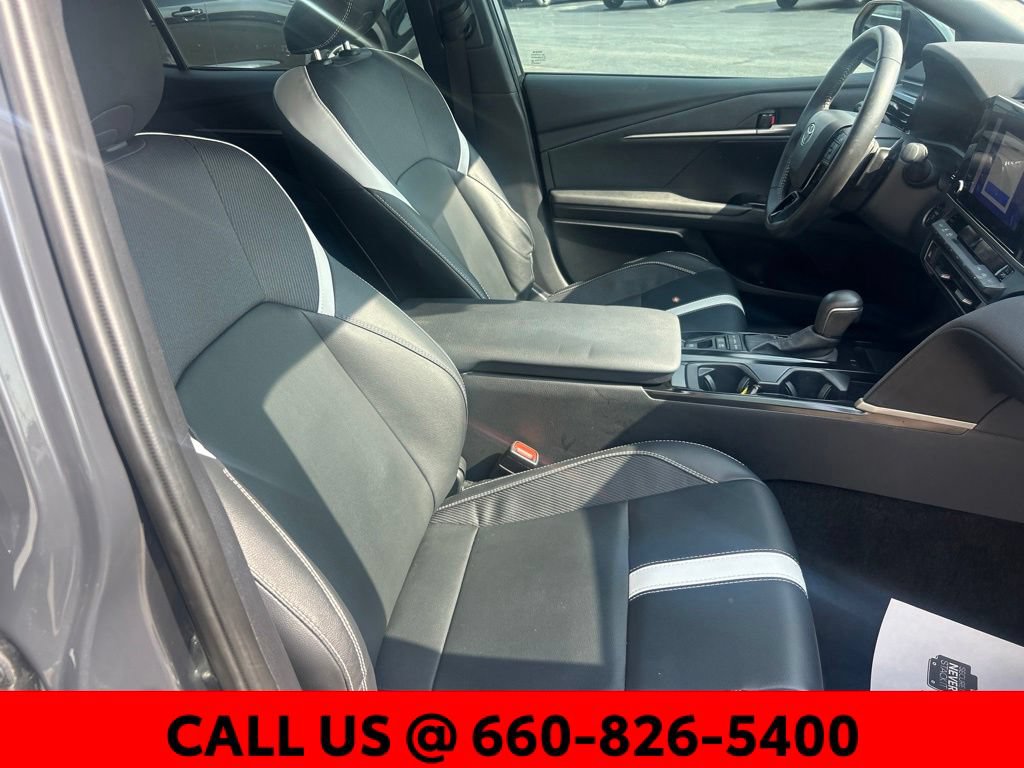 Used 2025 Toyota Camry SE FWD image 7