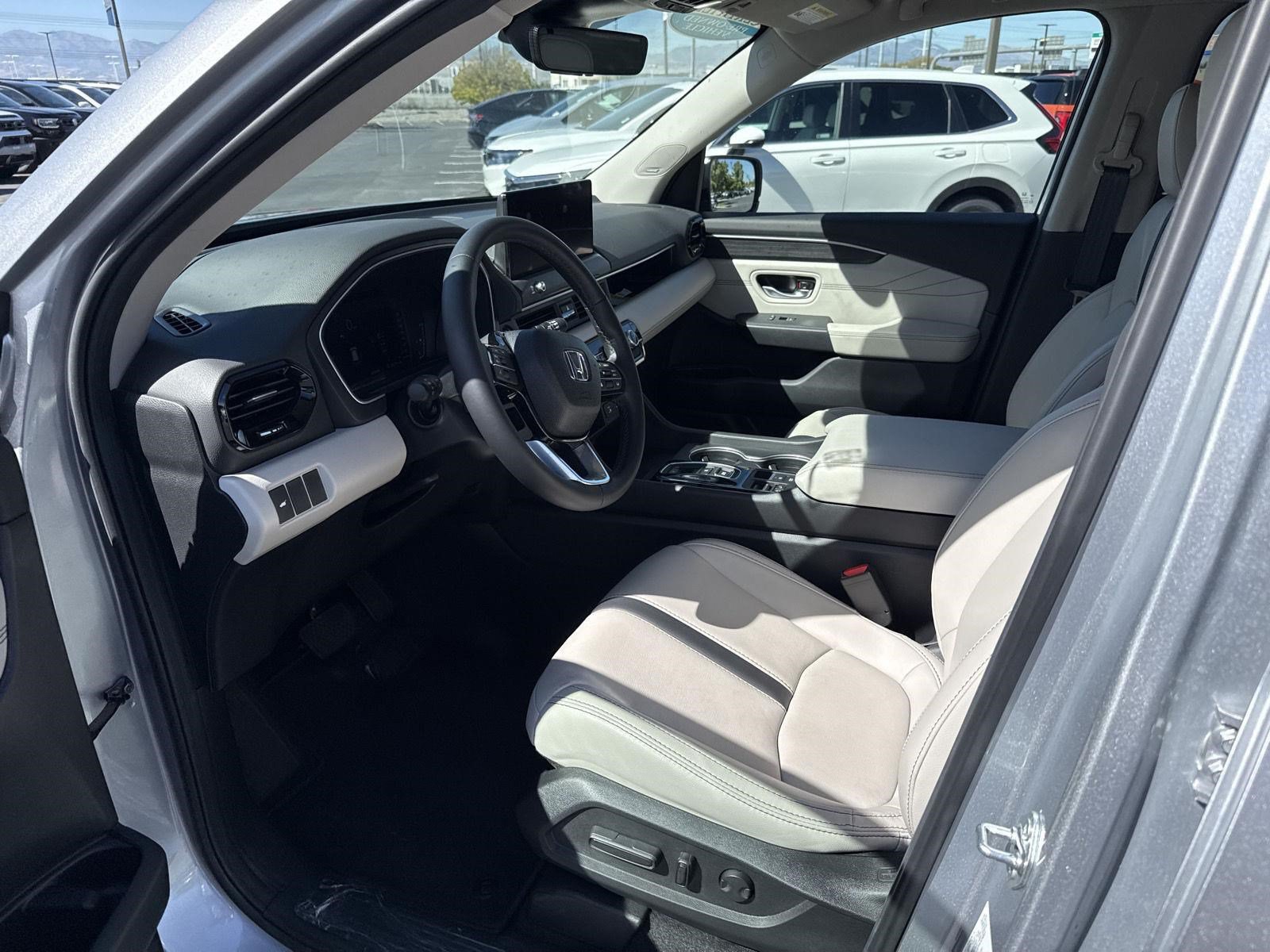 Certified 2026 Honda Pilot Touring image 12