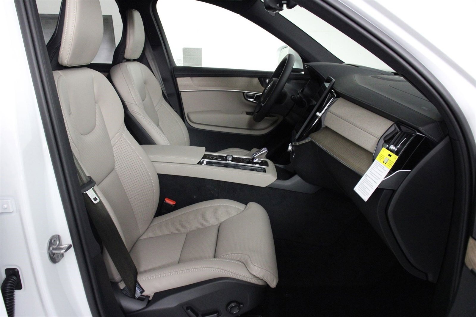 New 2026 Volvo XC90 B6 Ultra image 10