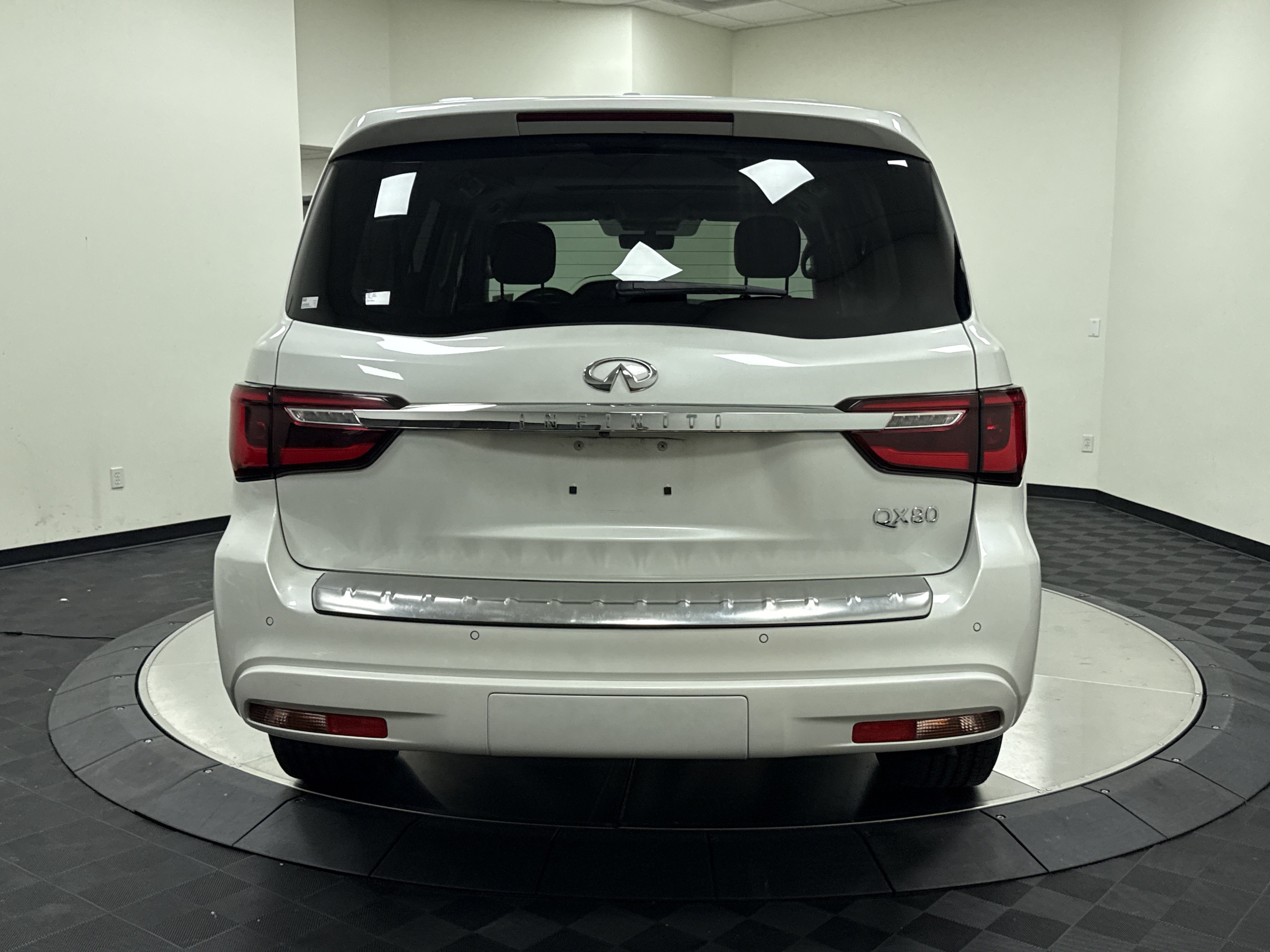 Certified 2024 INFINITI QX80 Luxe w/ Cargo Package RWD image 7