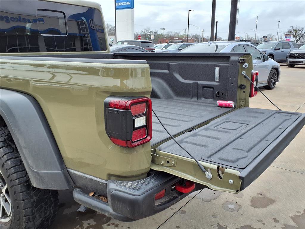 Used 2025 Jeep Gladiator Rubicon AWD/4WD image 20