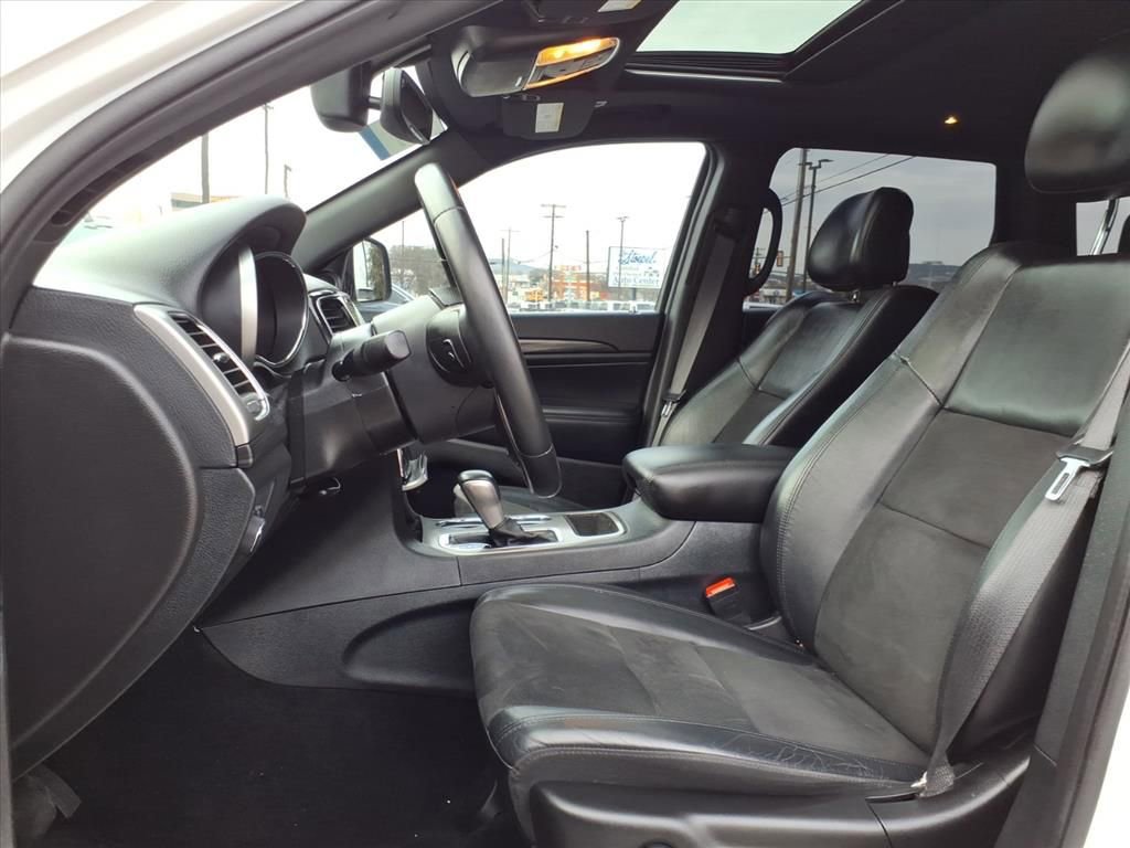 Used 2022 Jeep Grand Cherokee Laredo X image 17