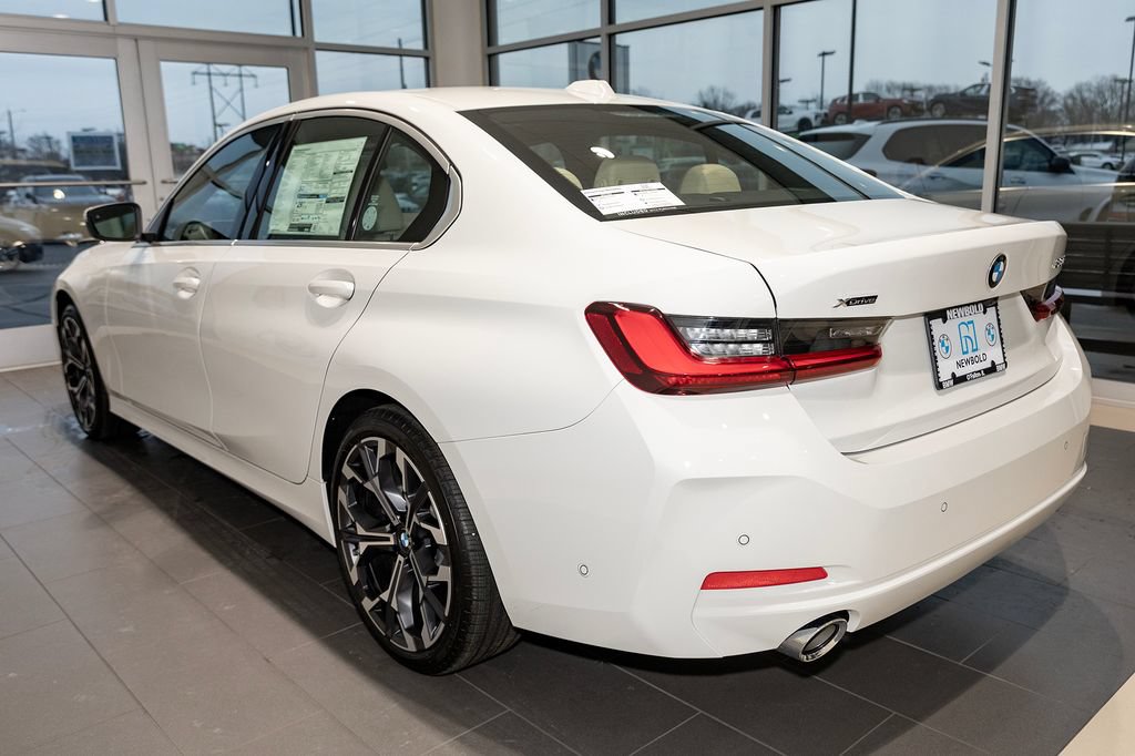 Used 2026 BMW 330i xDrive Sedan w/ Convenience Package AWD/4WD image 4