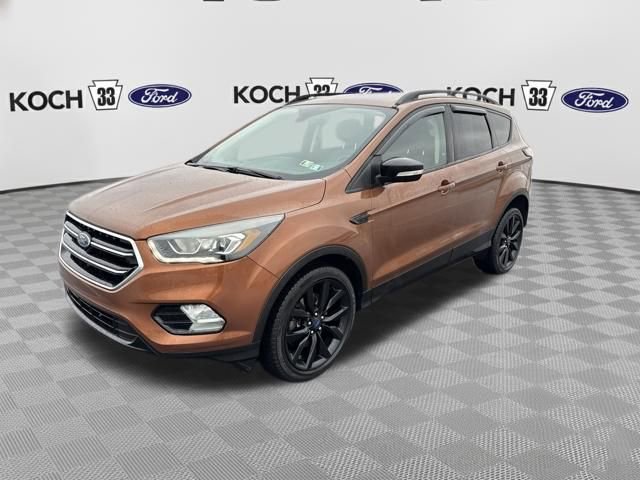 Used 2017 Ford Escape Titanium image 3