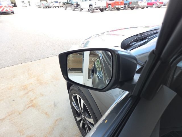 Used 2019 Nissan Kicks SV FWD image 34