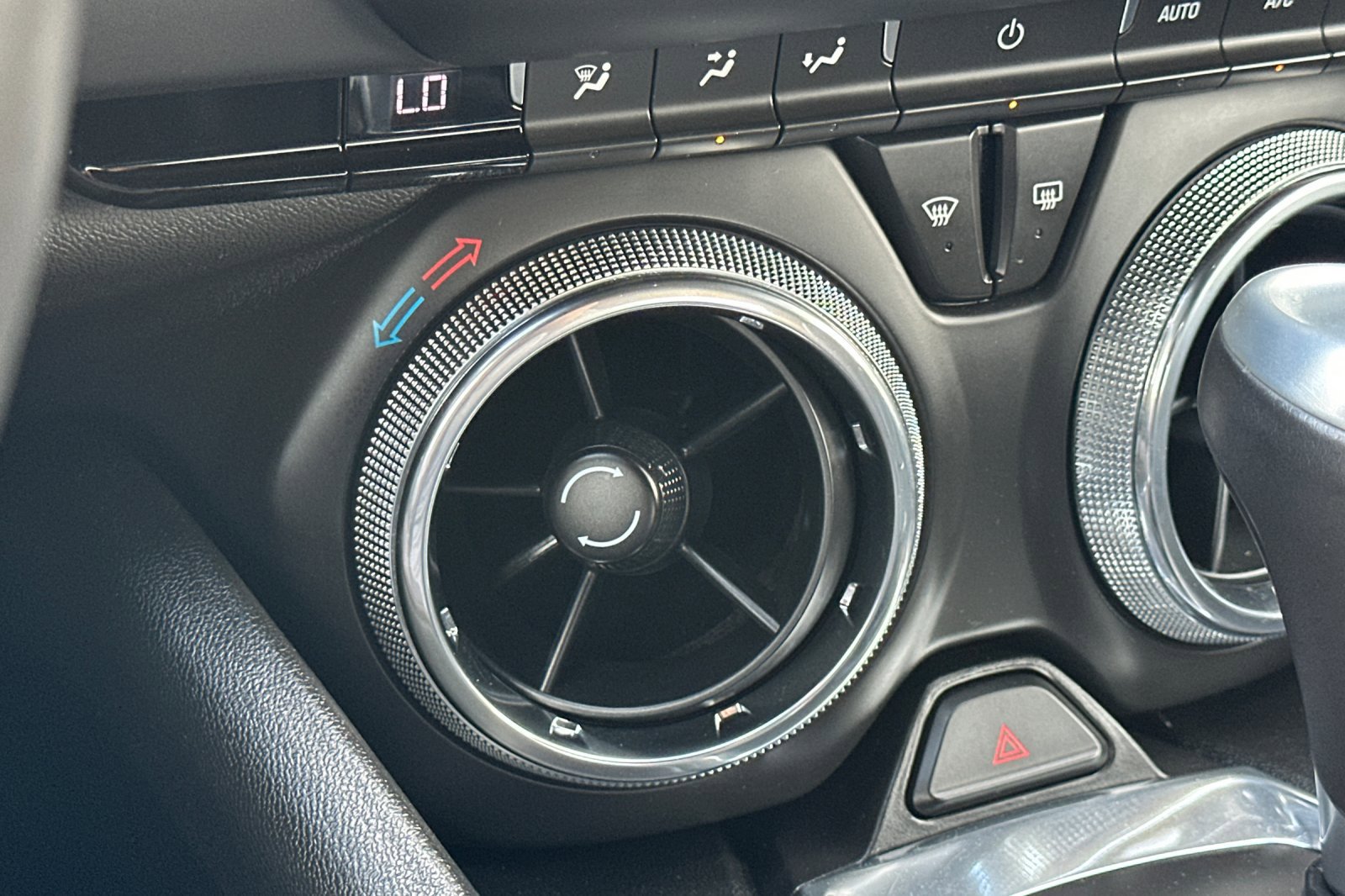 Used 2020 Chevrolet Camaro LT image 28