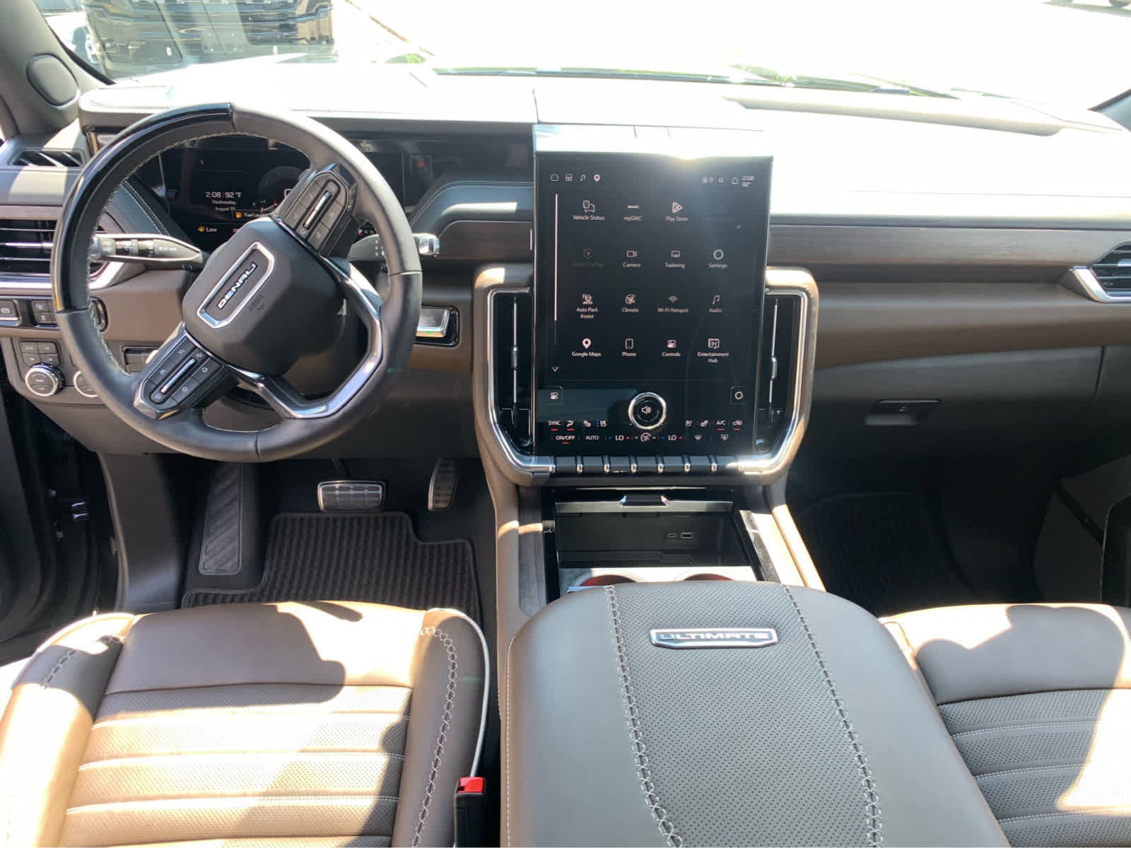 Used 2025 GMC Yukon Denali Ultimate AWD/4WD image 11