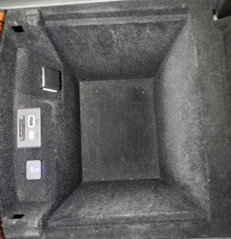 Used 2021 Cadillac Escalade Premium Luxury w/ Driver Assist Tech Package image 35