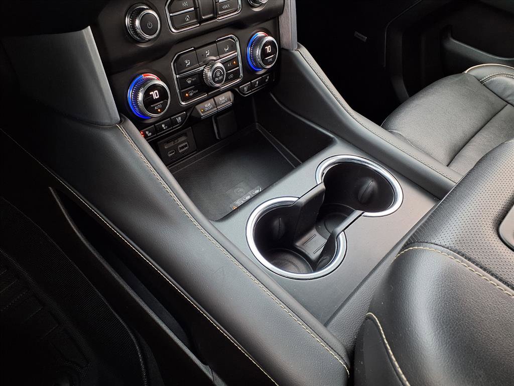 Used 2021 GMC Yukon SLT w/ SLT Premium Package image 13