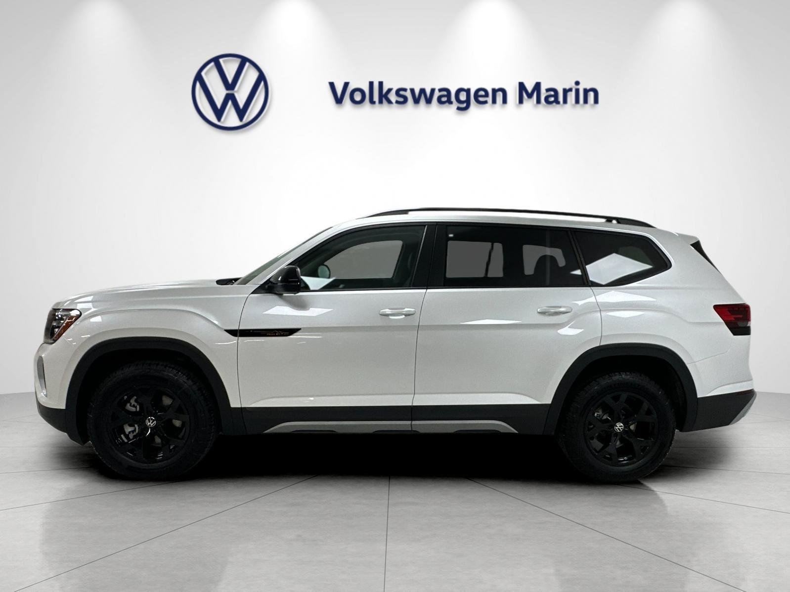 New 2026 Volkswagen Atlas Peak Edition AWD/4WD image 2