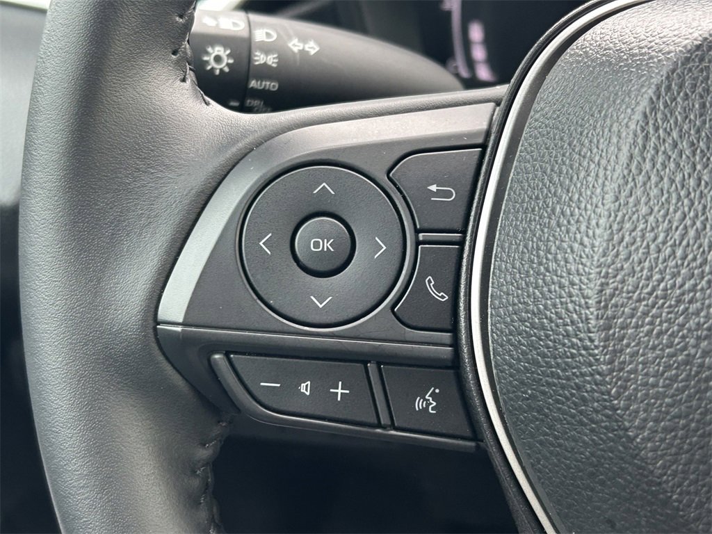 Used 2025 Toyota Corolla SE image 34