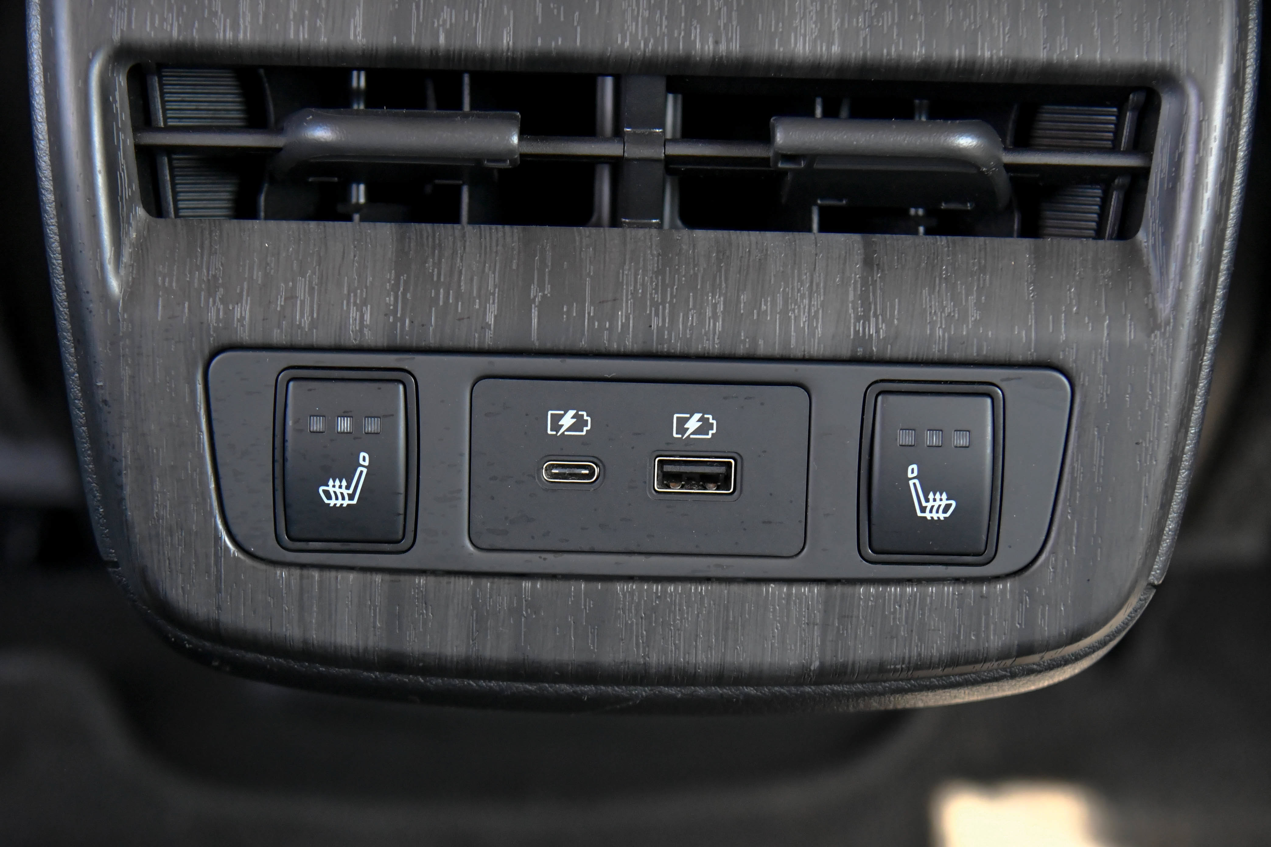 Used 2024 Nissan Ariya FWD image 43