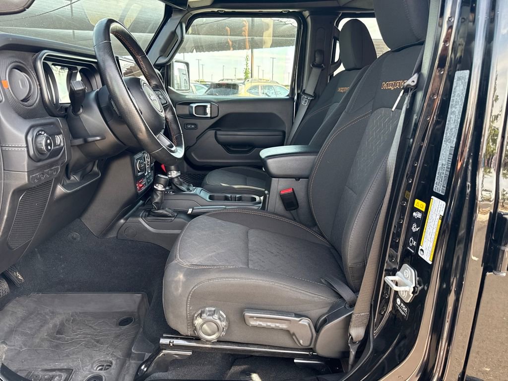 Used 2024 Jeep Gladiator Mojave w/ Technology Group image 26