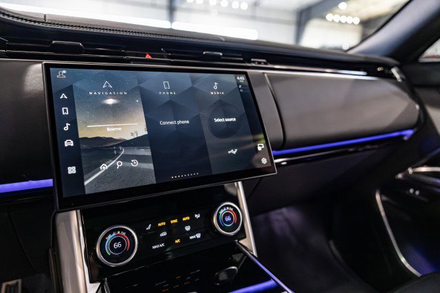 Used 2023 Land Rover Range Rover SE image 21