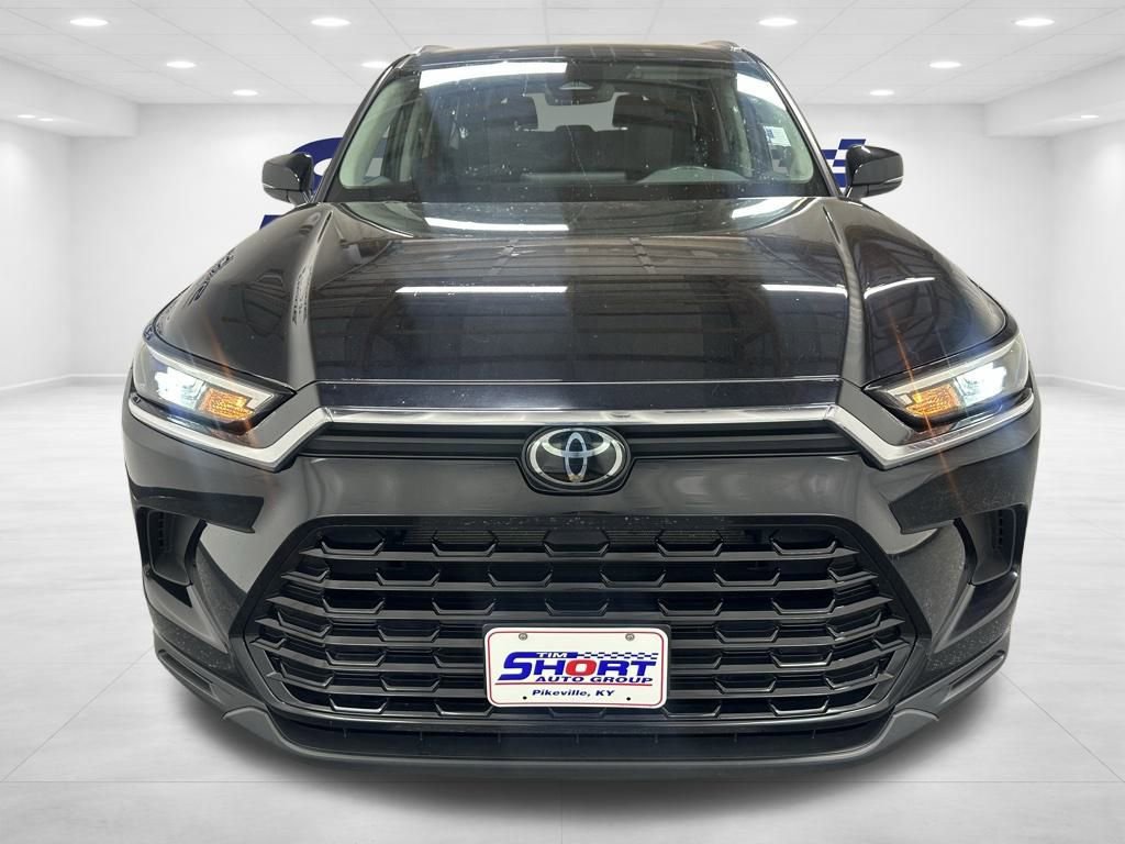 Used 2024 Toyota Grand Highlander XLE image 3