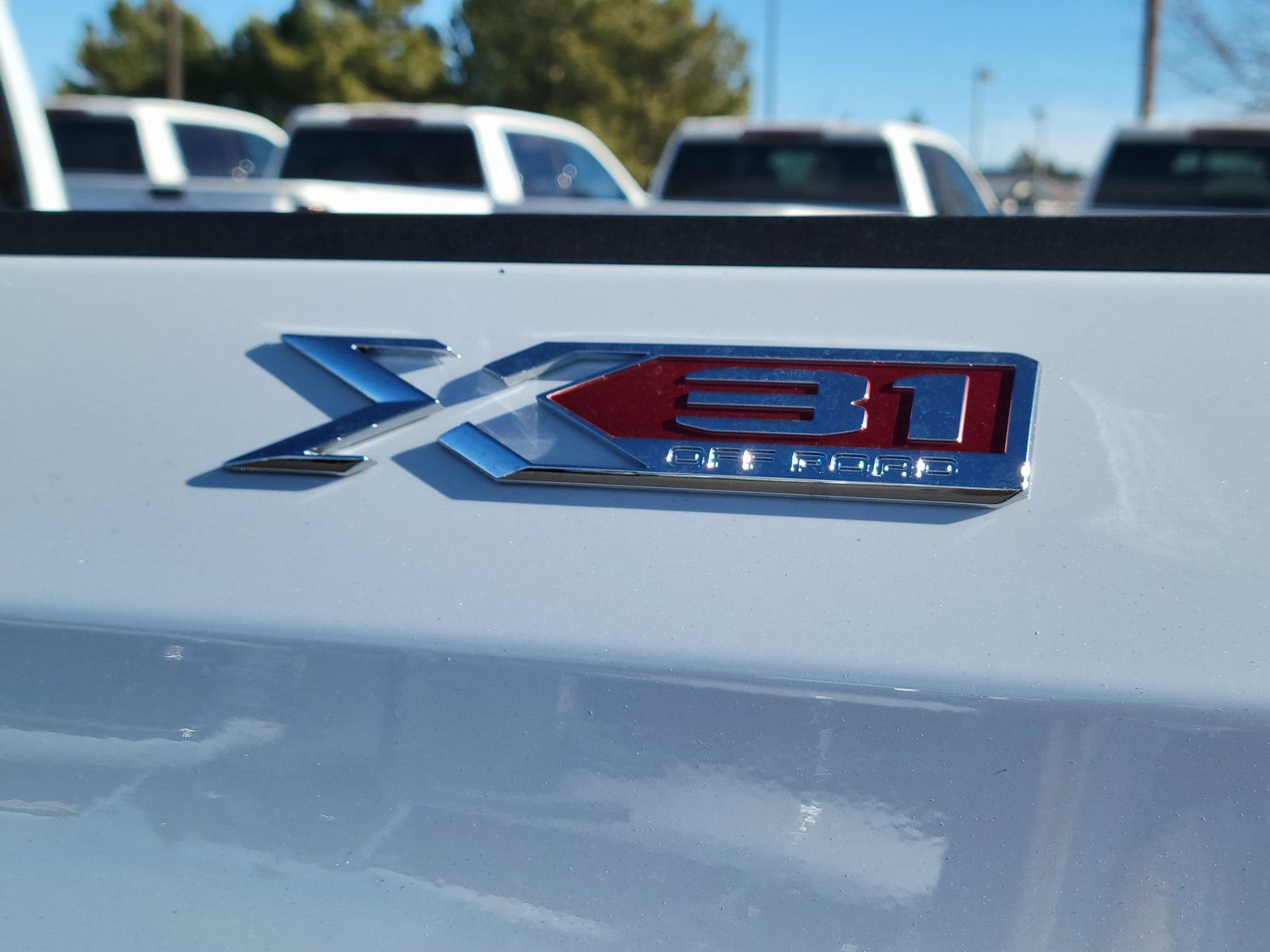 New 2026 GMC Sierra 1500 SLT w/ SLT Premium Package image 9