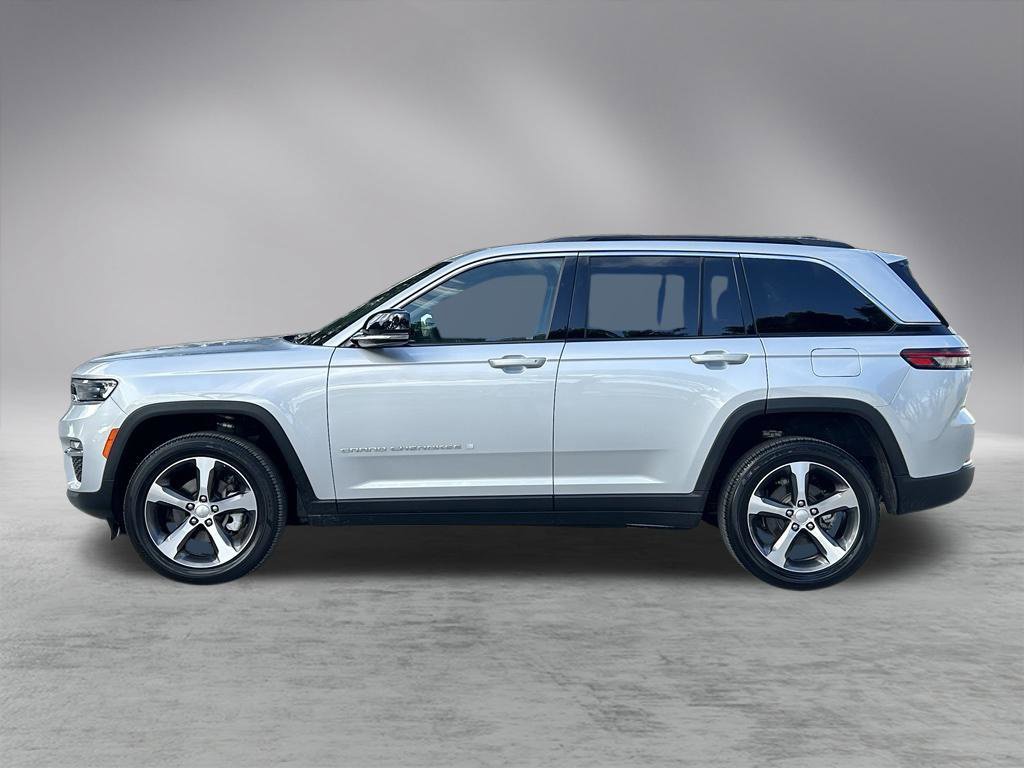 Certified 2025 Jeep Grand Cherokee Limited RWD image 8