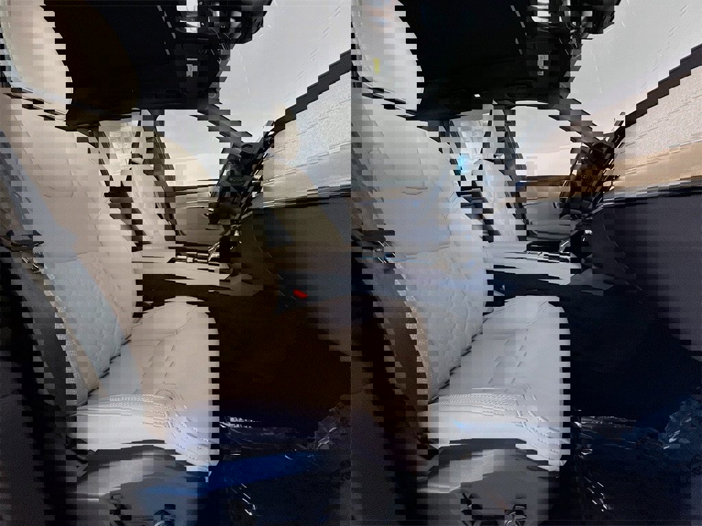 Certified 2026 Volvo XC90 B6 Core image 30