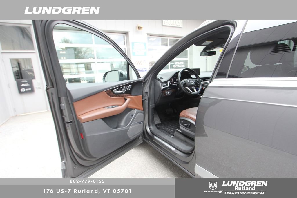 Used 2018 Audi Q7 3.0T Premium Plus w/ Premium Plus Package AWD/4WD image 11