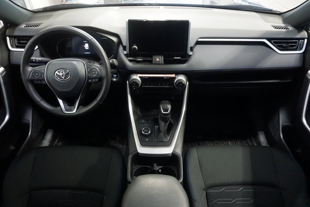 Used 2025 Toyota RAV4 SE image 23