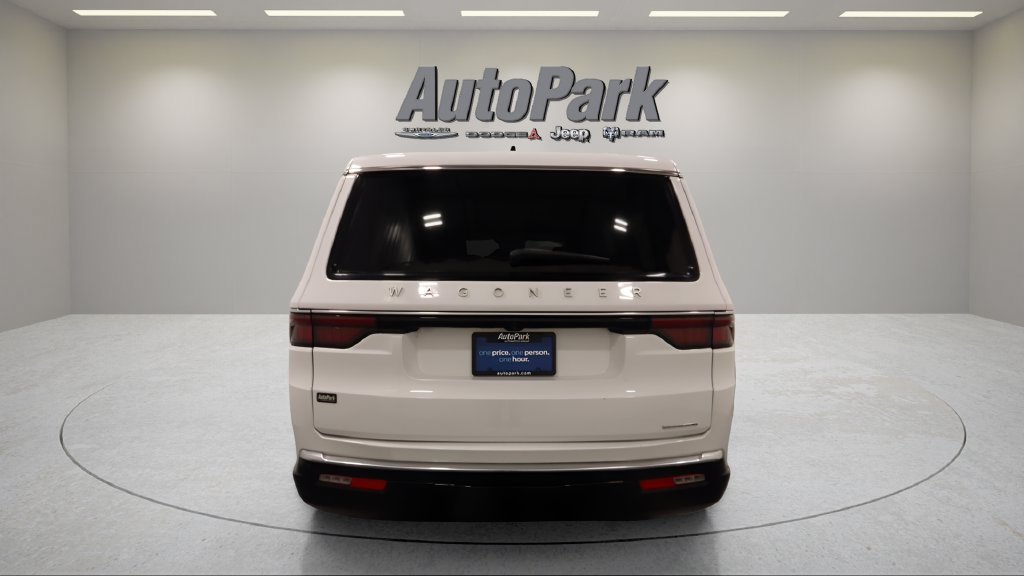 Used 2024 Jeep Wagoneer L Series II w/ Flexible Seating Group AWD/4WD image 6