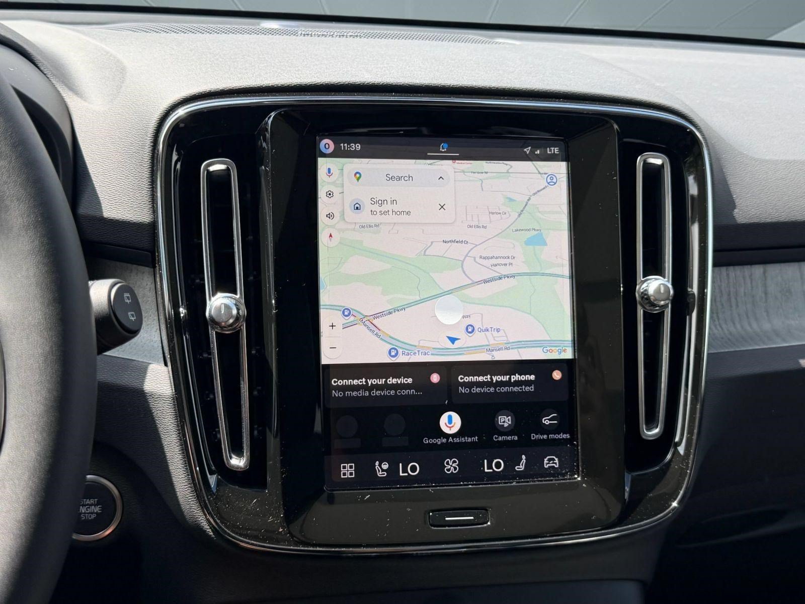 New 2026 Volvo XC40 B5 Plus w/ Climate Package AWD/4WD image 18
