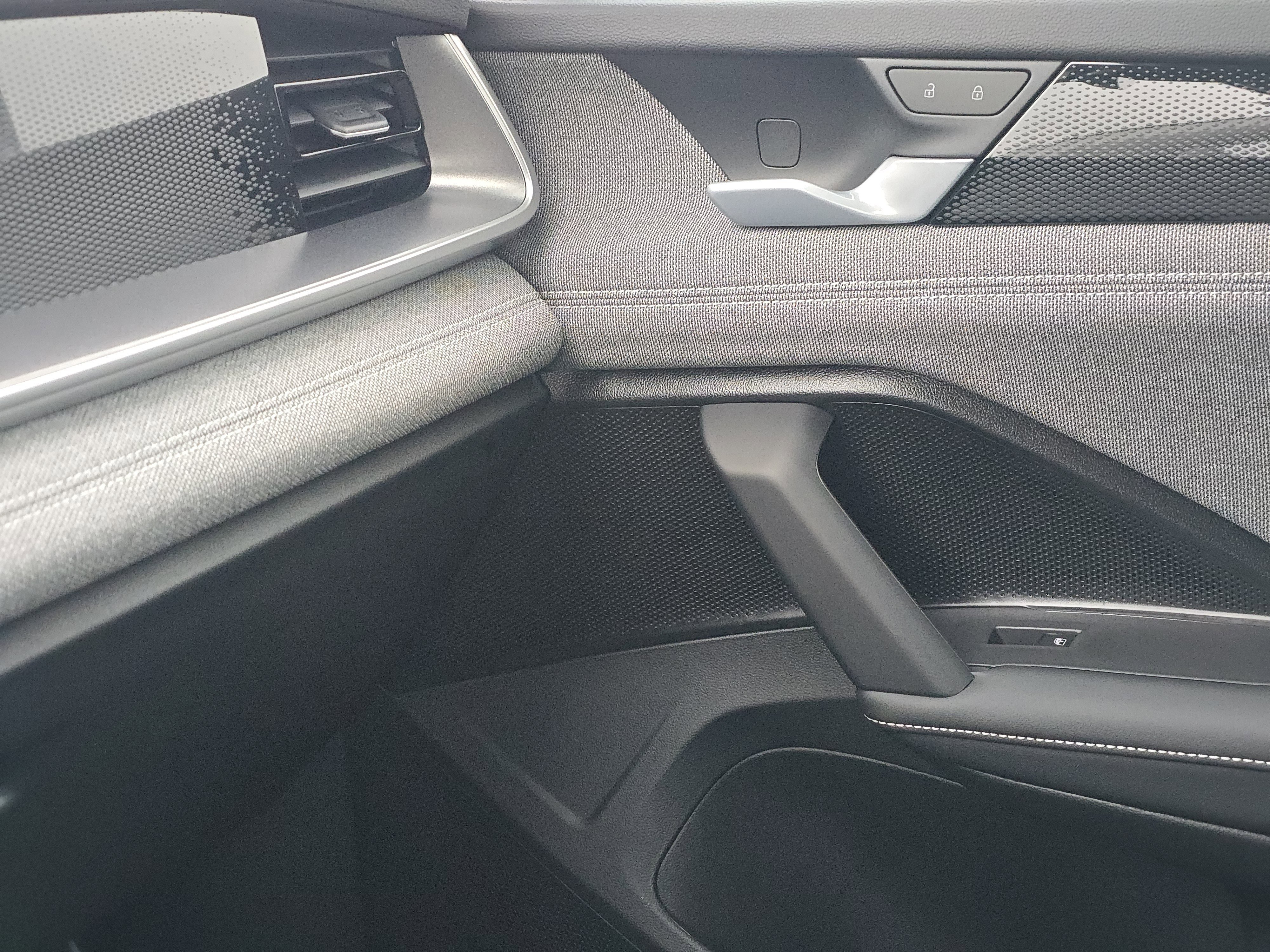 New 2026 Volkswagen Tiguan S image 25