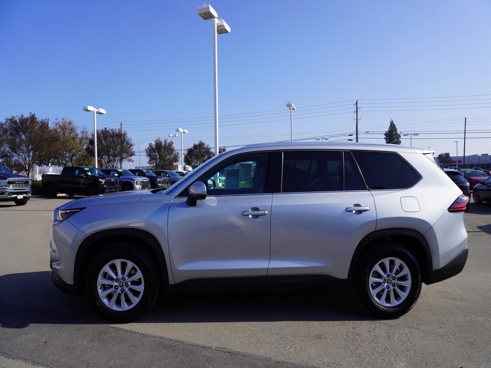 Used 2025 Toyota Grand Highlander XLE image 6