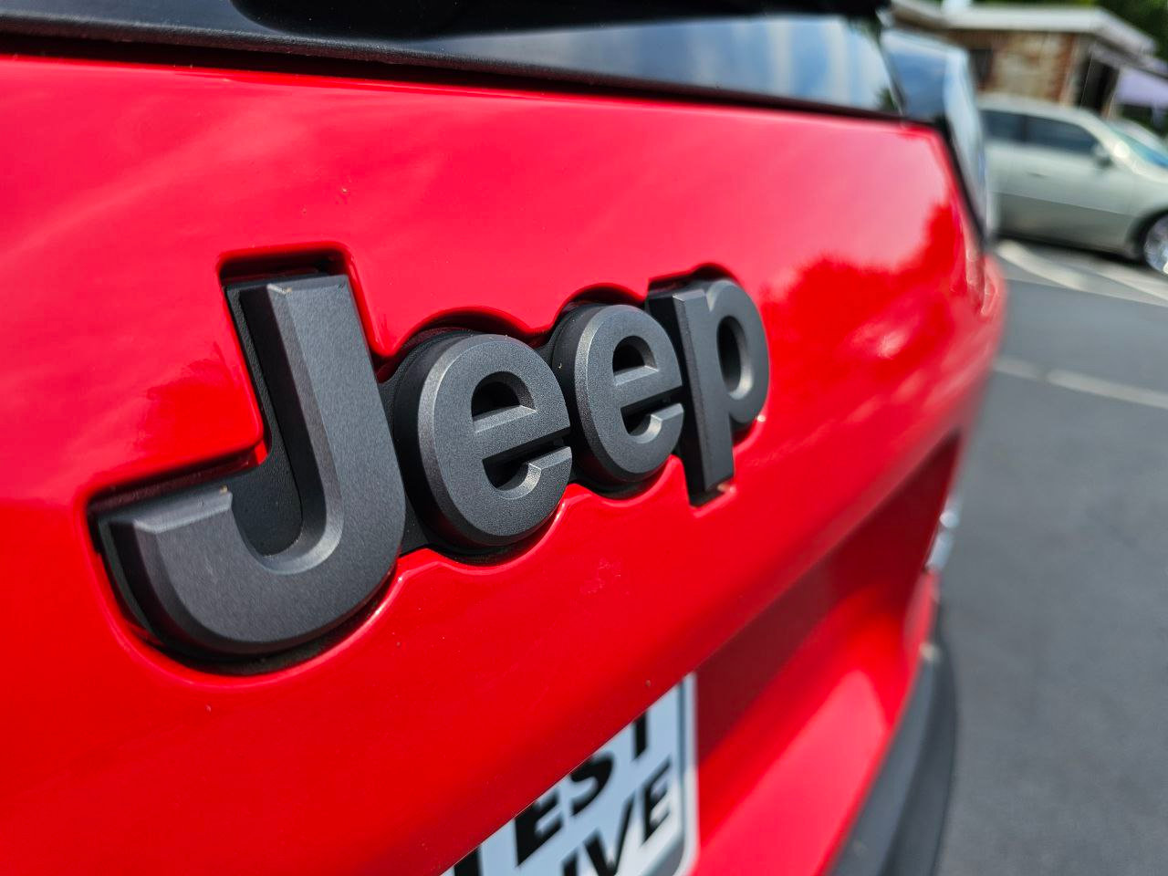 Used 2019 Jeep Cherokee Trailhawk w/ Cold Weather Group image 8