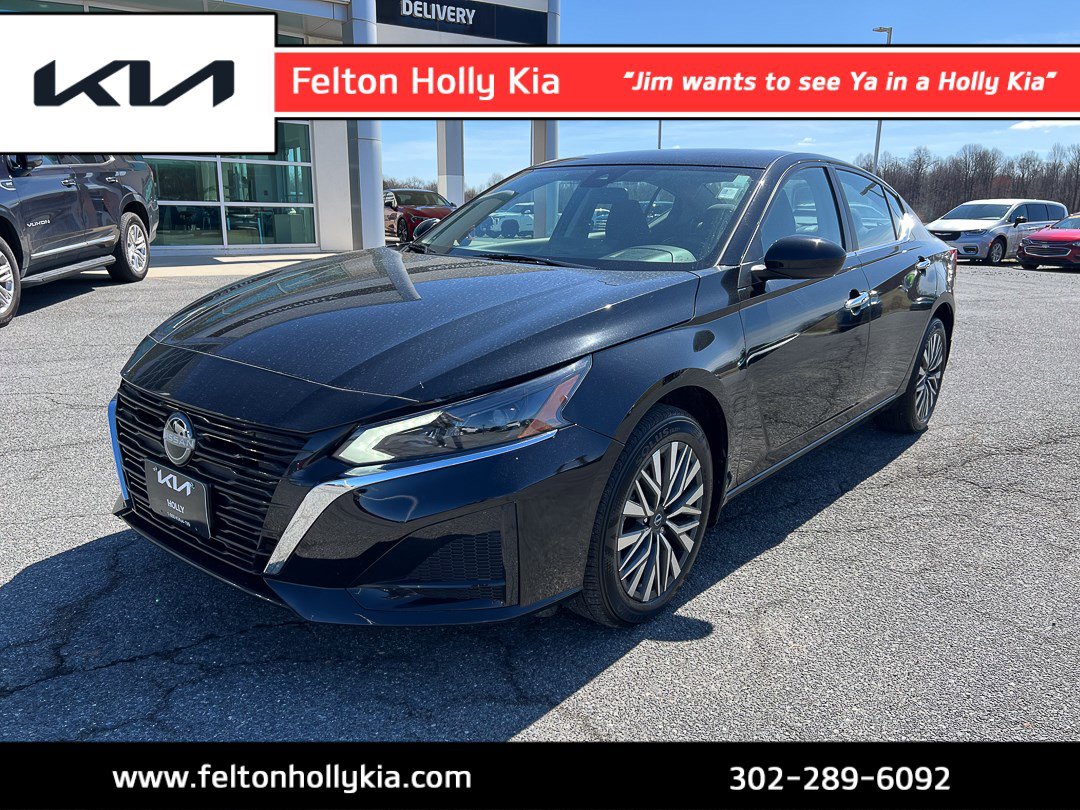 Used 2024 Nissan Altima 2.5 SV w/ SV Premium Package image 1