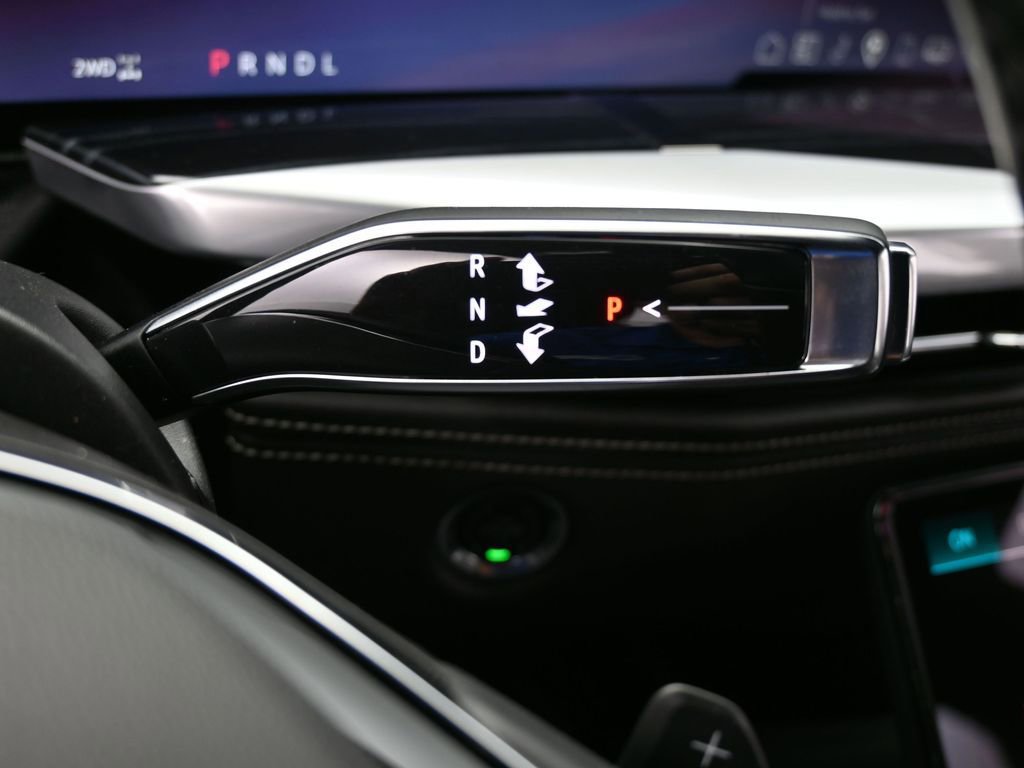 Used 2025 Cadillac Escalade ESV Sport w/ Touring Package image 34