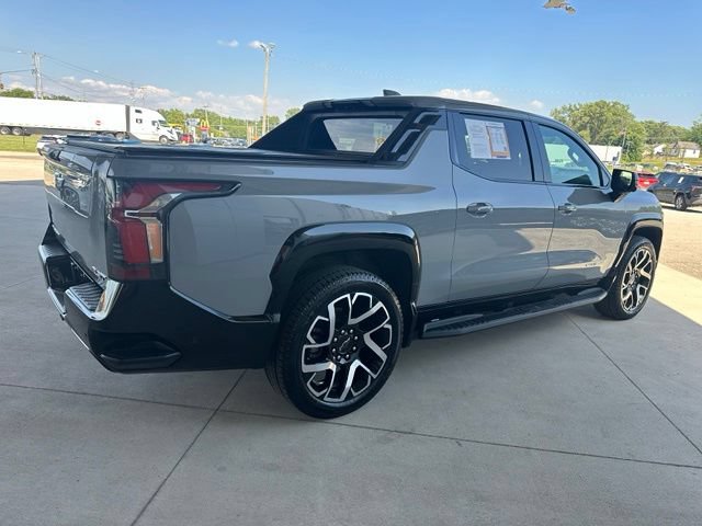 Used 2025 Chevrolet Silverado EV RST AWD/4WD image 8