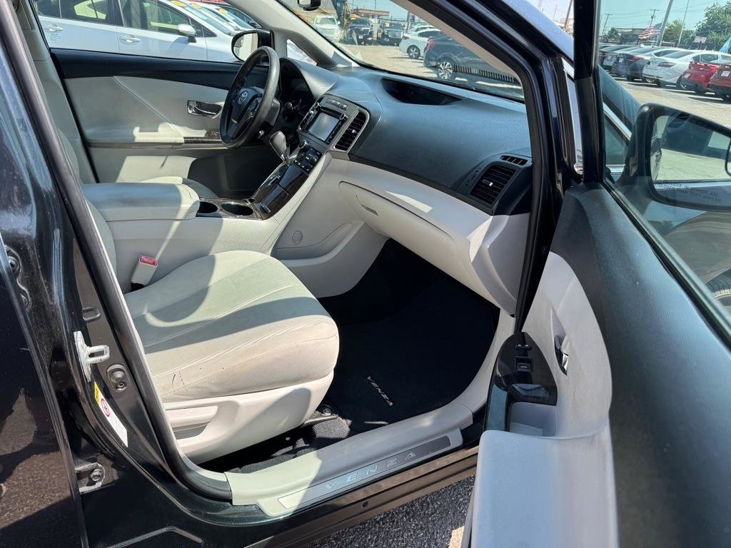 Used 2013 Toyota Venza LE FWD image 7