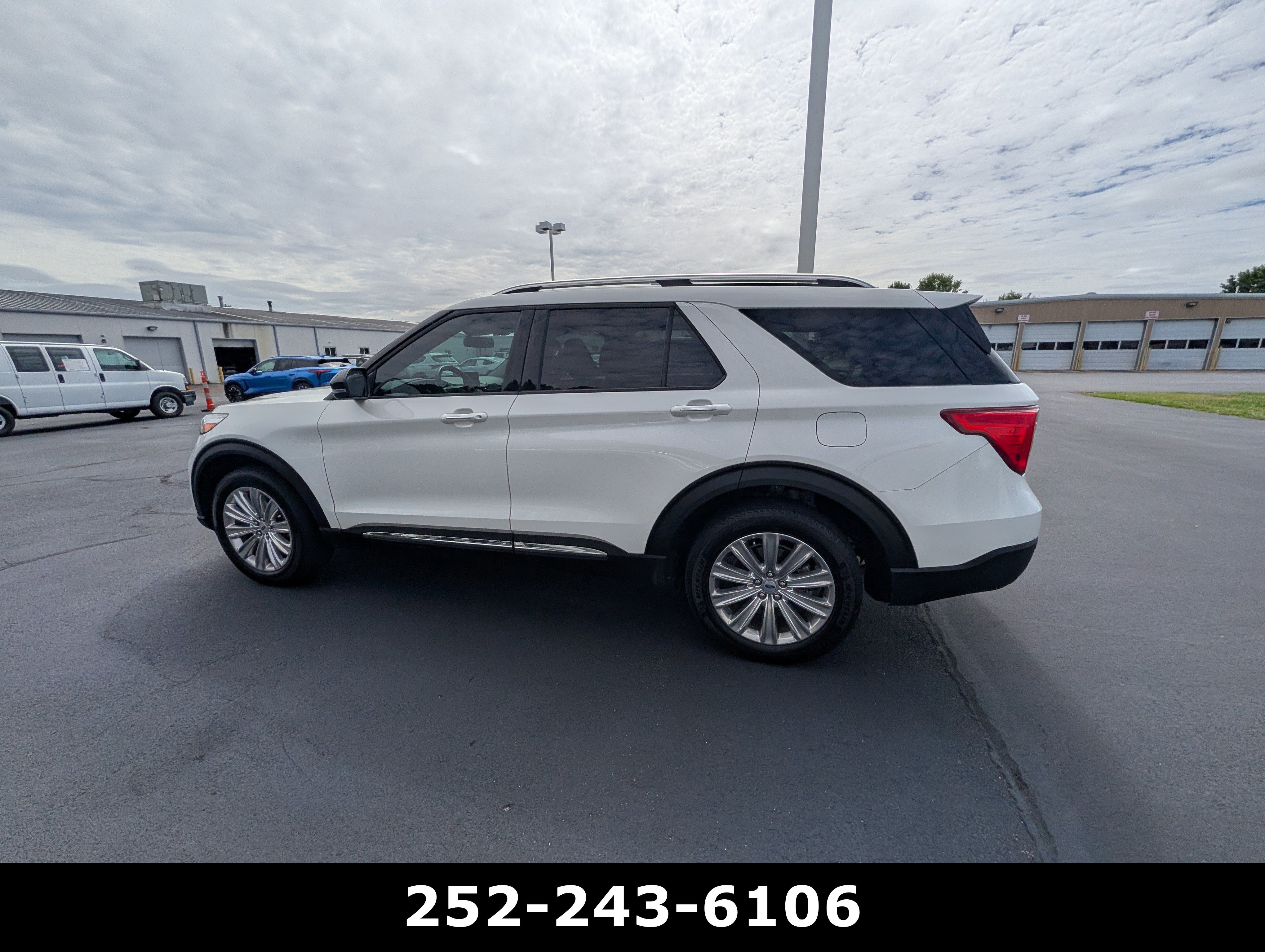 Used 2023 Ford Explorer Limited w/ Hybrid Equipment Group 310A AWD/4WD image 6