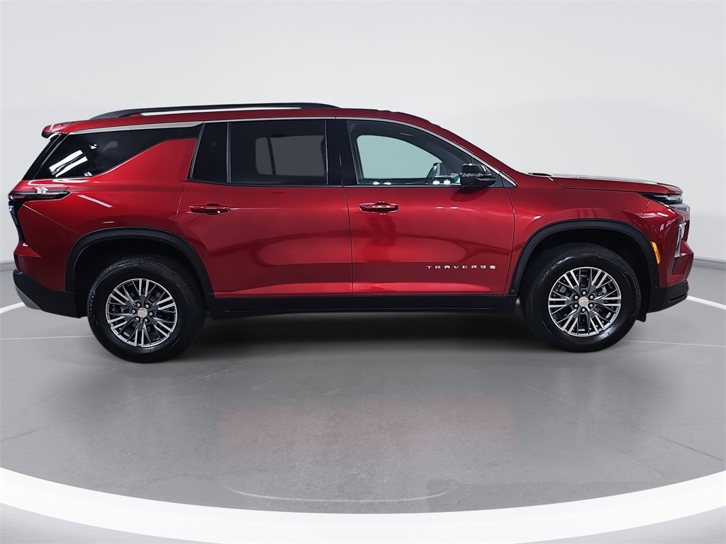 Certified 2024 Chevrolet Traverse LT w/ Trailering Package image 2