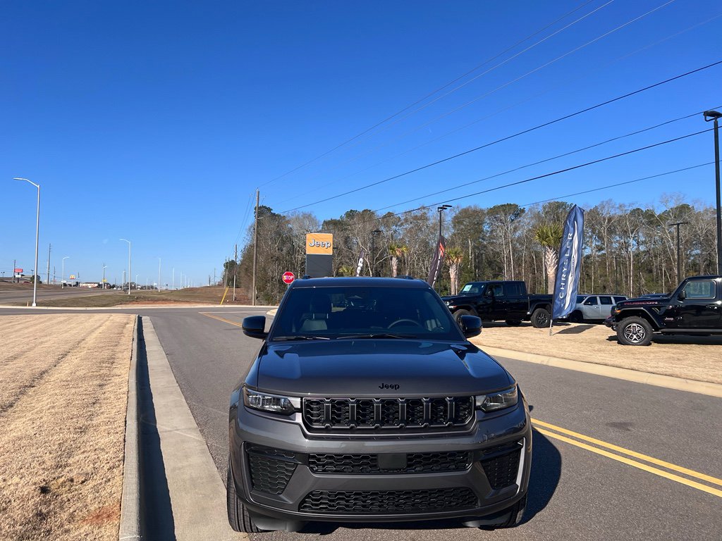 New 2026 Jeep Grand Cherokee Altitude AWD/4WD image 6