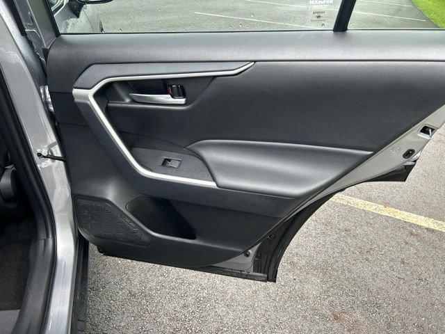 Used 2025 Toyota RAV4 XLE AWD/4WD image 46