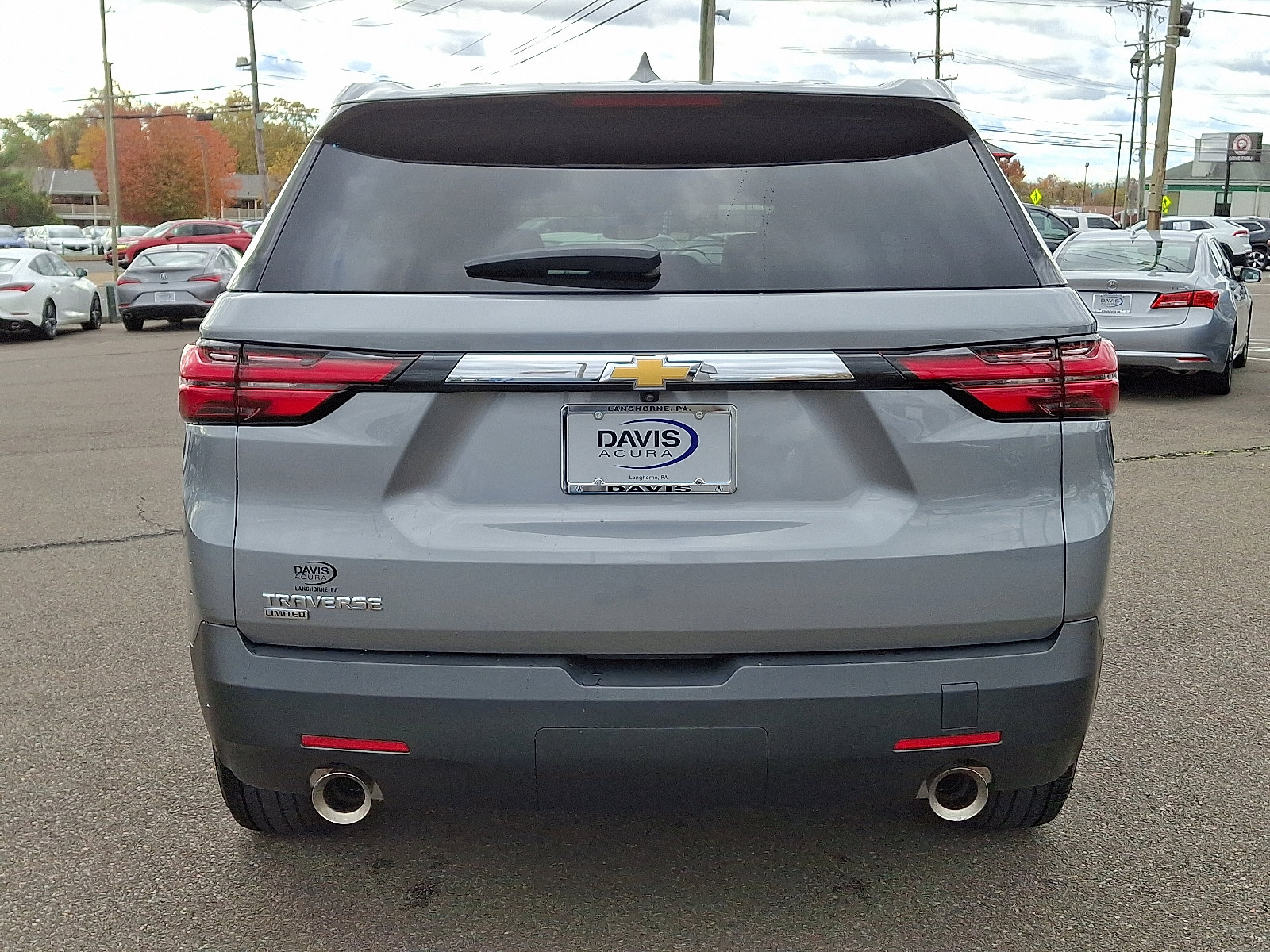 Used 2024 Chevrolet Traverse LS w/ Safety Package image 5