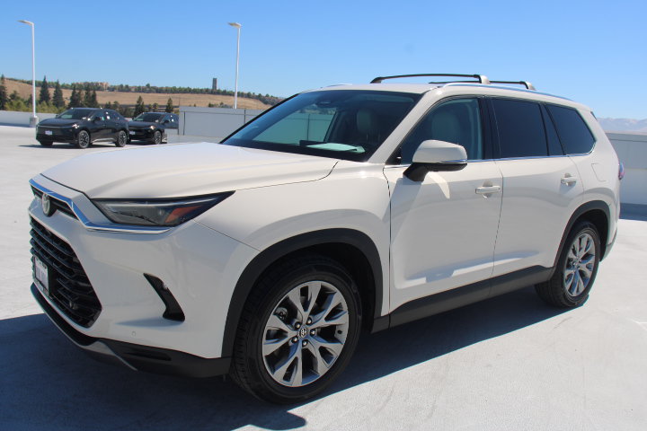 Certified 2024 Toyota Grand Highlander AWD image 6