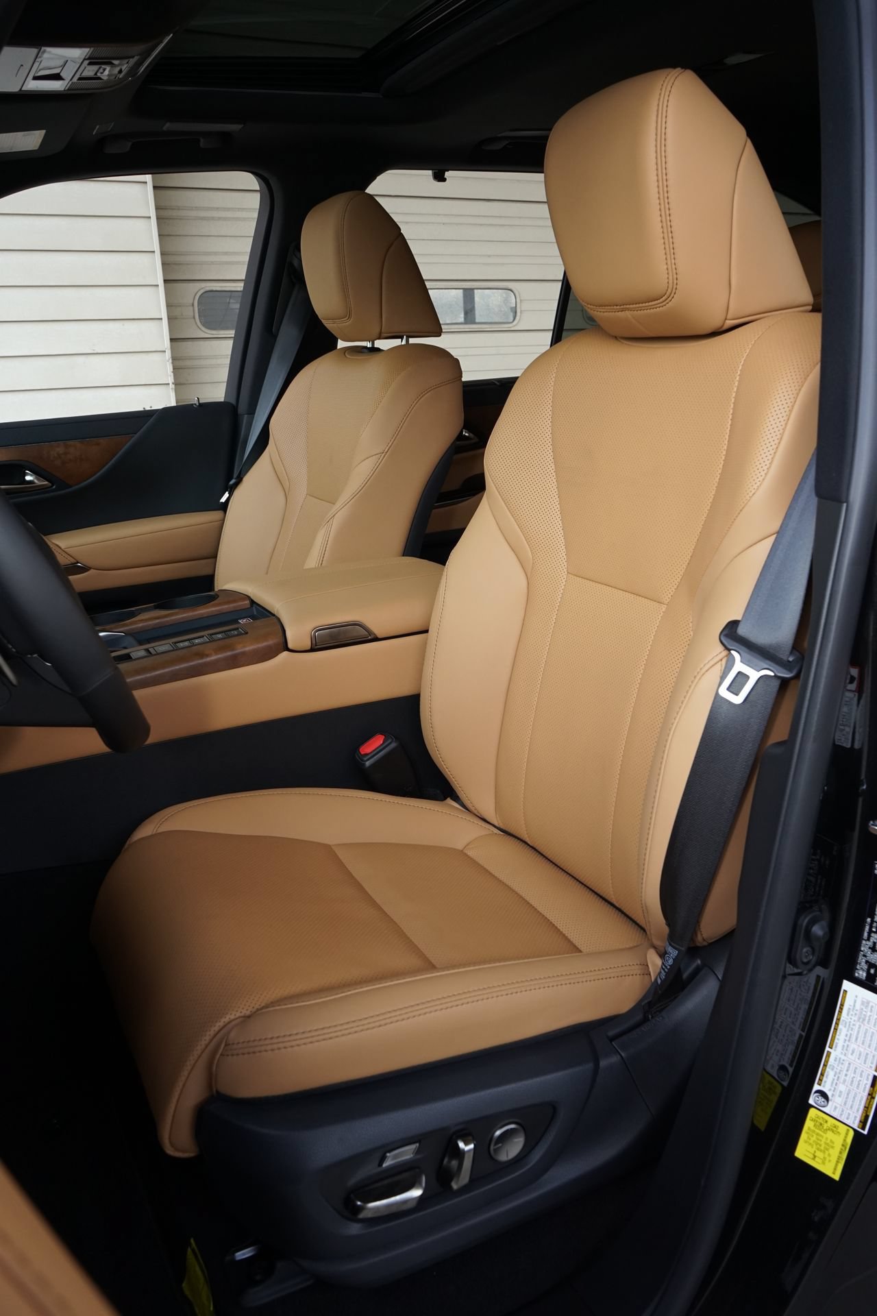 Used 2026 Lexus LX 700h Luxury AWD/4WD image 9